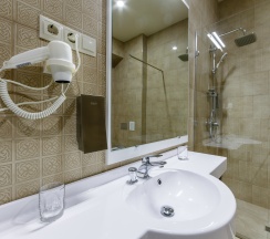Джуниор сюит с душевой кабиной в Central inn