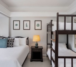 Номер Deluxe Terrace Fun семейный с балконом в Thavorn Palm Beach Resort Phuket