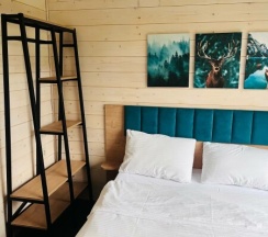 Дом у бассейна с 2 спальнями, беседкой и мангалом в Мы дома-Зеркальный лес