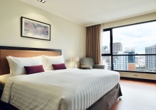 Семейный люкс с 2 комнатами в Bandara Silom Suites