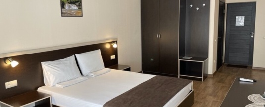 Эконом (с французским балконом) в Альба