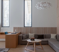 Двухместный люкс с балконом и с красивым видом из окна двуспальная кровать в Вилла Плёс