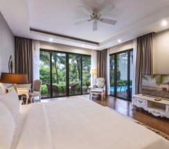 Вилла с 4 комнатами с видом на бассейн в Vinpearl Resort & Spa Nha Trang Bay