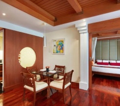 Люкс с 2 комнатами в The Davis Bangkok Hotel