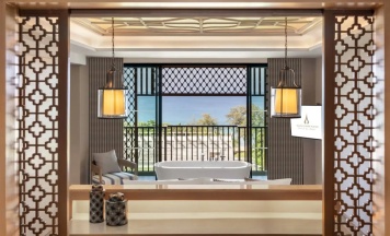 Четырёхместный люкс с 2 комнатами с балконом и с видом на океан в Avista Grande Phuket Karon - MGallery