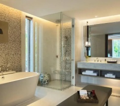 Двухместный люкс c 1 комнатой с видом на бассейн двуспальная кровать в Phuket Marriott Resort And Spa, Nai Yang Beach