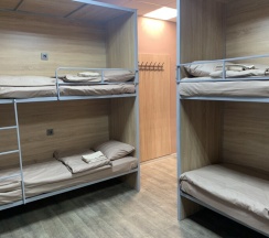 Место в шестиместном женском номере в Ледокол