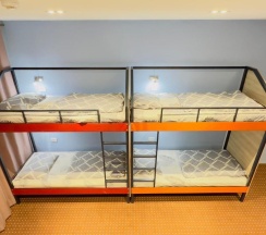 Кровать в общем номере (женский номер) в The Top Hostel