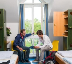 Кровать в общем номере в Palace Hostel Schlossherberge