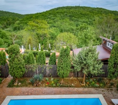 Дом в Апартаменты на п. Архипо-Осиповка ул. Зеленая 23 "VillaHoliday"