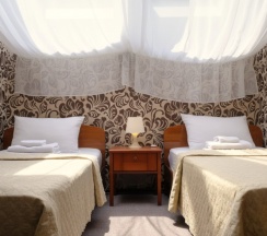 Семейный двухкомнатный номер в Утомленные Солнцем