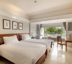 Номер Deluxe Terrace семейный Connecting с балконом в Thavorn Palm Beach Resort Phuket