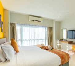 Двухместный номер Luxury c 1 комнатой двуспальная кровать в The Lantern Resorts Patong
