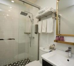 Трёхместный номер Family в Meego Qingwen Hotel