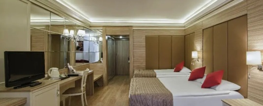 Трёхместный номер Standard с частичным видом на море в Delphin Deluxe Hotel - Ultra All Inclusive