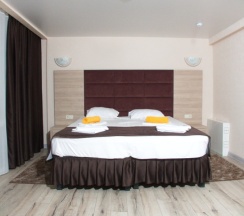 Полулюкс, двухкомнатный номер на втором этаже в Золотая рыбка