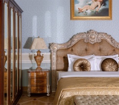 Люкс Императрицы с видом на Невский проспект в Taleon Imperial Hotel