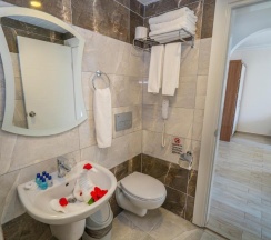 Семейный люкс в Club Big Blue Suit Hotel