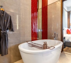 Двухместный номер Deluxe с видом на бассейн двуспальная кровать в Villa Deva Resort & Hotel Bangkok