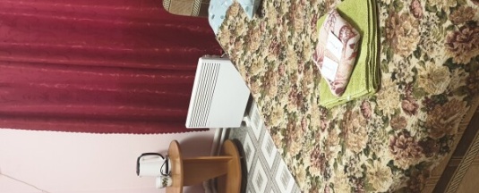 Бюджет двухкомнатный раковиной и зеркалом. в У лысой горы