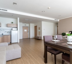 Трехкомнатные апартаменты с двумя спальнями (6-14 этаж) в Real Apartments Sochi