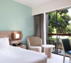 Двухместный номер Standard с видом на сад двуспальная кровать в Holiday Inn Express Phuket Patong Beach Central by IHG