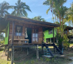 Двухместное бунгало с видом на море двуспальная кровать в Kinnaree Resort Koh Kood