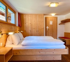 Полулюкс с балконом в Hotel Capricorn