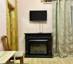 Люкс с балконом в Марс Хауз