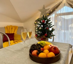 Апартаменты №9 "Люкс" на мансардном этаже в Саквояж