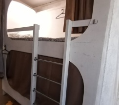 Кровать в общем номере в Гости