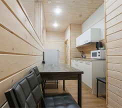 Лодж с купелью и сауной в лесной зоне в Пасторское озеро