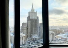 Номер полулюкс с видом на МИД в Azimut Сити Отель Смоленская Москва