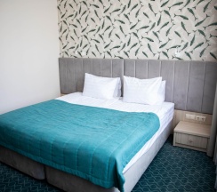 Номер стандарт улучшенный с 1 двуспальной кроватью в Хабаровск