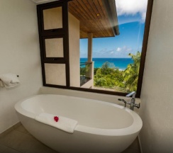 Вилла с бассейном с 4 комнатами в Valmer Resort
