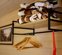 Двухместный семейный номер Classic с красивым видом из окна двуспальная кровать и диван в Wolf