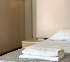 Бюджетный двухместный номер с двуспальной кроватью в Киви