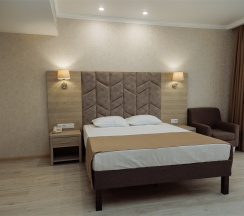 FAMILY JUNIOR SUITE PLUS с боковым видом на море в Эмеральдика