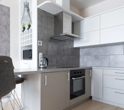 Номер Superior в Квартира на сутки Минск Маяк Метро 3 минуты Бесконтактное заселение Wi-Fi Кухня объединена с жилой зоной Отдельная спальня