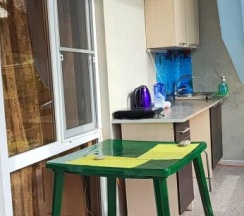 Четырёхместные апартаменты с балконом в У моря