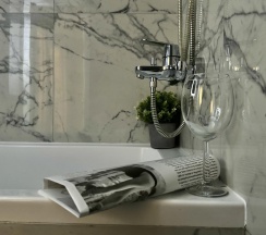 1-комнатные апартаменты студия №232 в Hugge Place