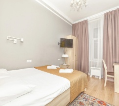Двухместный номер № 1 Стандартный с видом на город (двуспальная кровать) в C. A. T. Group