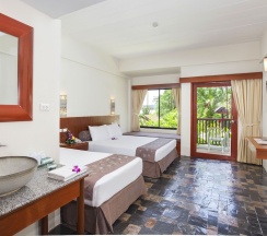 Номер Deluxe с балконом и с красивым видом из окна в Karona Resort & Spa