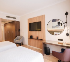 Люкс "Джуниор" (Апартамент с 2 спальнями) в Кортъярд Марриотт Сочи Красная Поляна