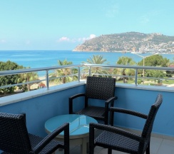 Двухместный люкс двуспальная кровать в Hawaii Suite Beach Hotel