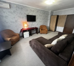 Двухкомнатный с видом на море/family room with sea view в Rich House