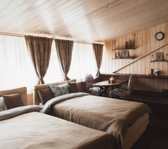 Четырёхместный номер Superior с красивым видом из окна в Хвоя