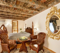 Двухместный номер Deluxe двуспальная кровать в Hotel U Prince Prague by BHG