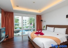 Люкс с 2 комнатами с красивым видом из окна в The Palms Kamala Beach