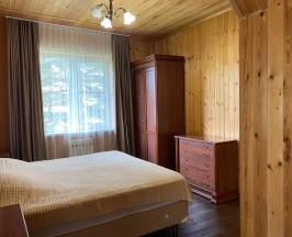 Семейная студия с красивым видом из окна в Чегет